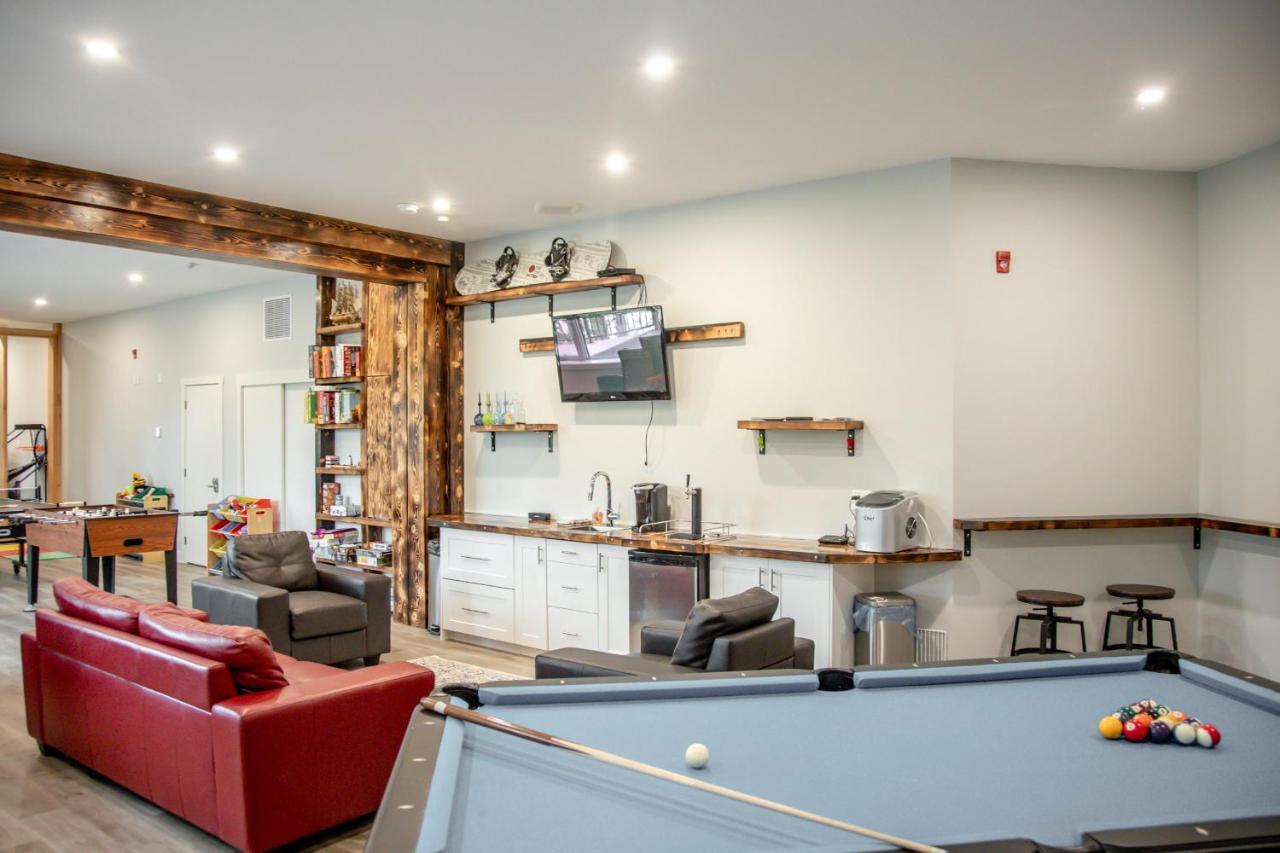 Ski In Ski Out With Huge Game Room And Hot Tub Fernie Exterior photo
