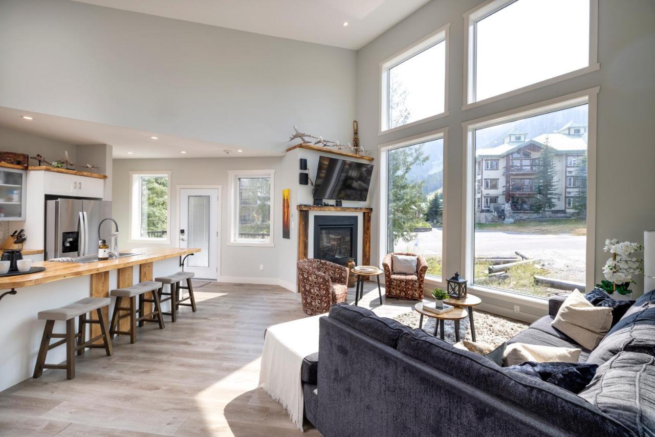 Ski In Ski Out With Huge Game Room And Hot Tub Fernie Exterior photo